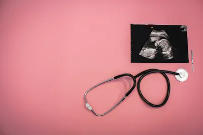 Ginekolog położnik Przemysław Pięta